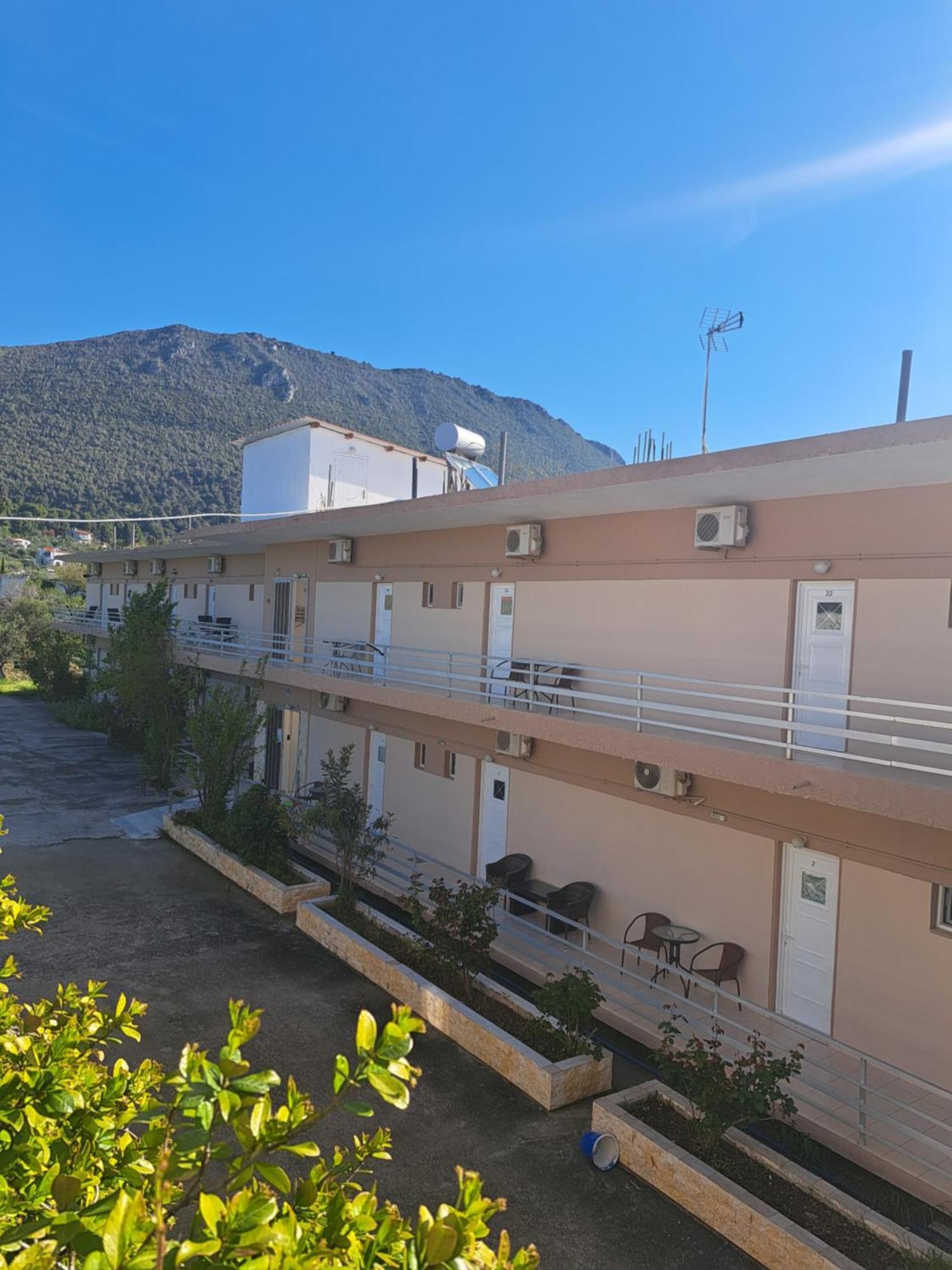 Studios Mona Agios Georgios  Exteriör bild